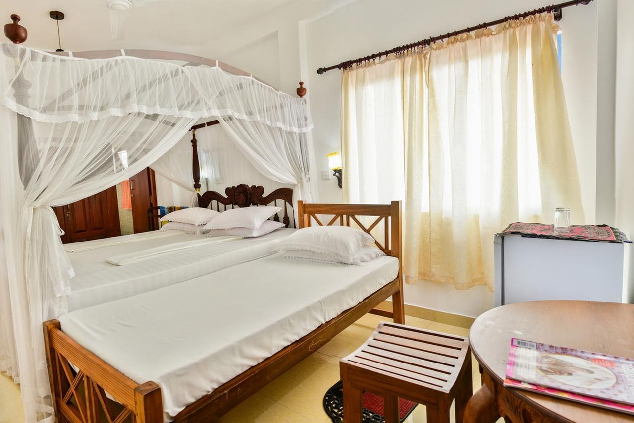 Hotel Dolphin Hikkaduwa Exterior foto